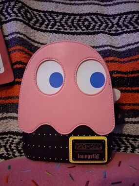 Loungefly x PAC-MAN Pink Ghost PINKY Sling Crossbody Bag New With Tags